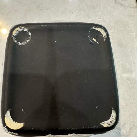 WEDGWOOD Black and White Jasperware Trinket Box with Classical Cameos Circa 1960 - Picture 7 of 9